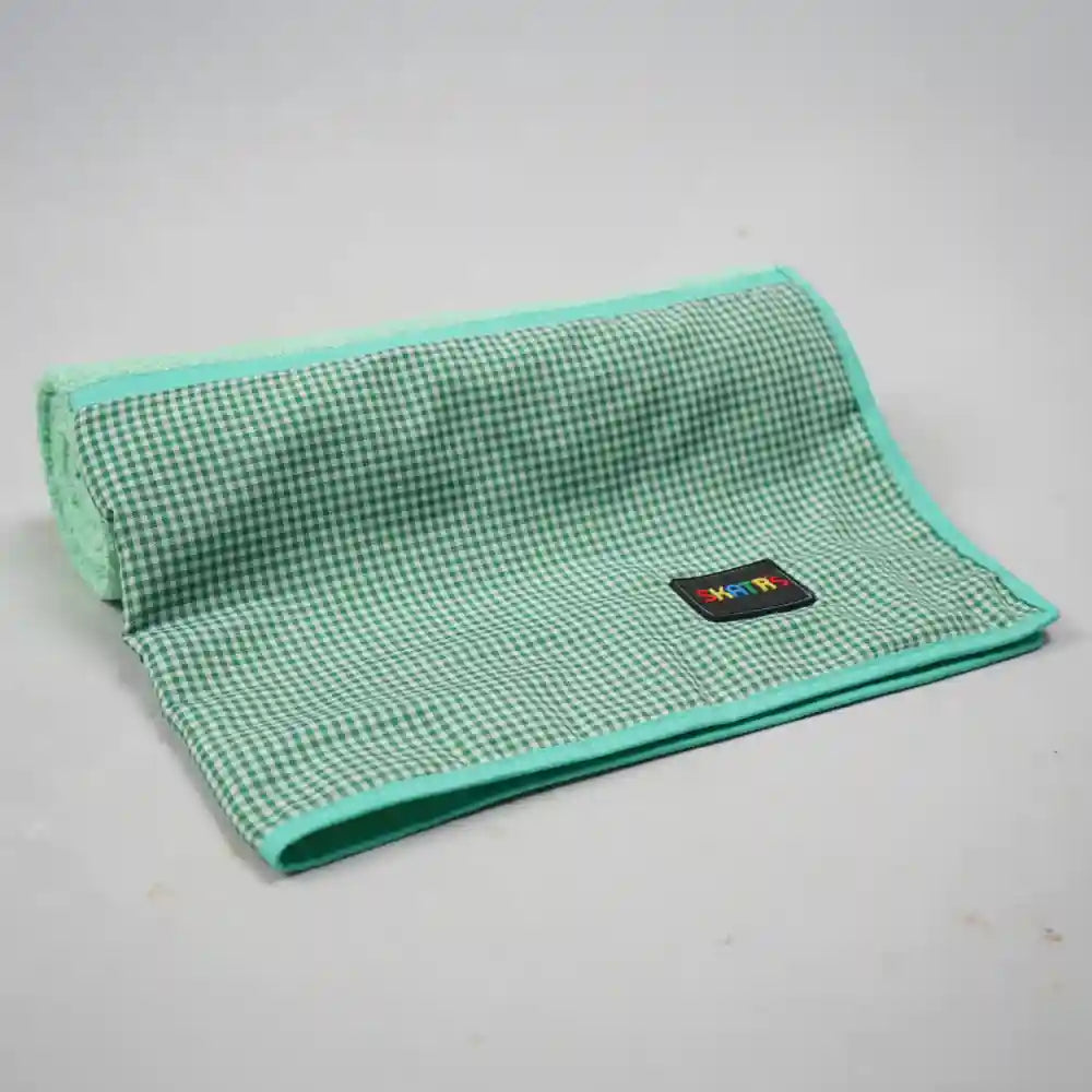 Skatrs Cuddle Microfiber Towel for Dogs and Cats (Green) Both-Grooming Supplies Skatrs