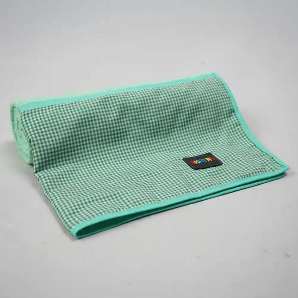 Skatrs Cuddle Microfiber Towel for Dogs and Cats (Green)