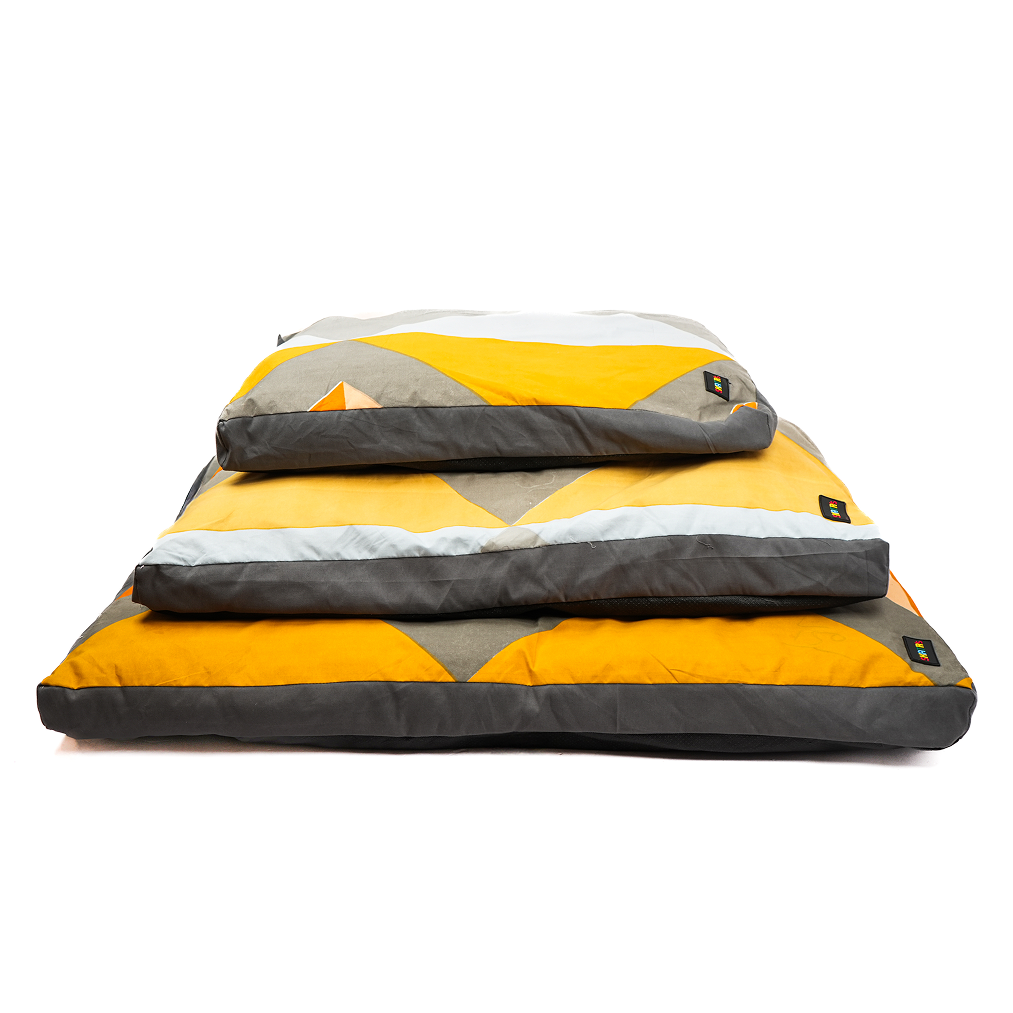 Skatrs Sunshine Snuggle Flat Bed for Dogs & Cats (Yellow) Both-Bedding, Mats & Travel Supplies Skatrs